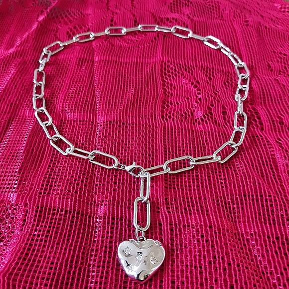 Chain Link Heart Necklace - Picture 2 of 11